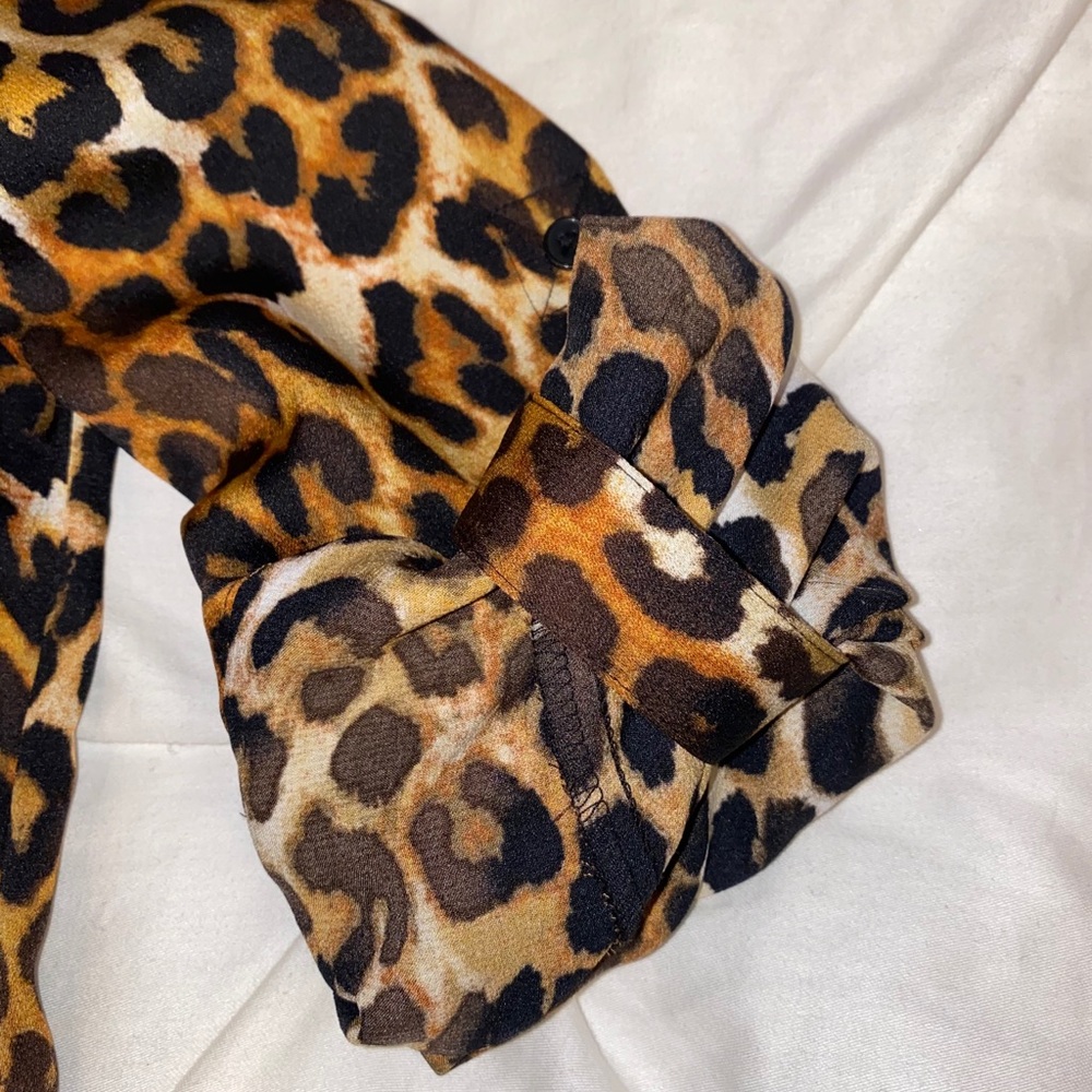 Express Leopard Blouse - Picture 2 of 4